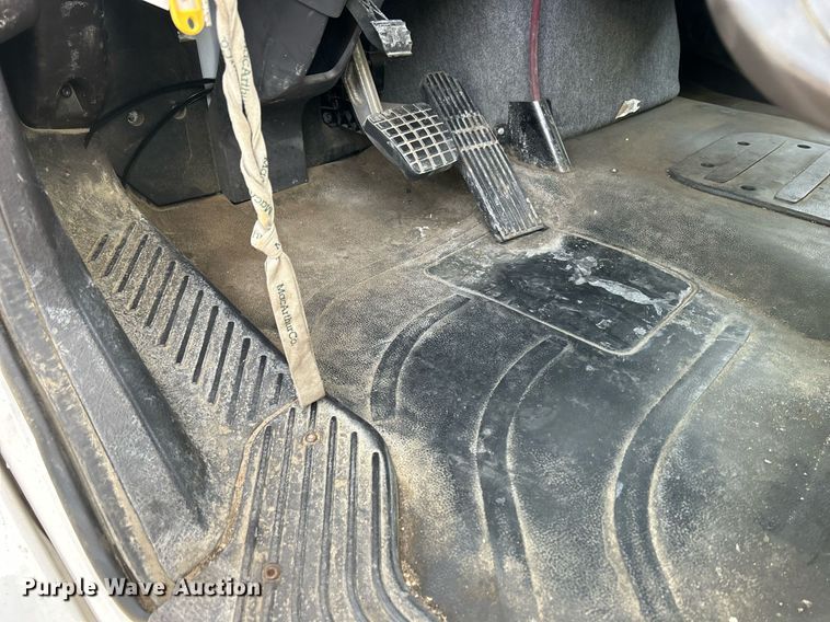 image for item DQ1069 2018 Freightliner SD114  box truck