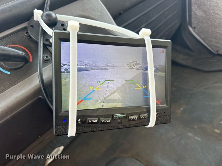 image for item DQ1069 2018 Freightliner SD114  box truck