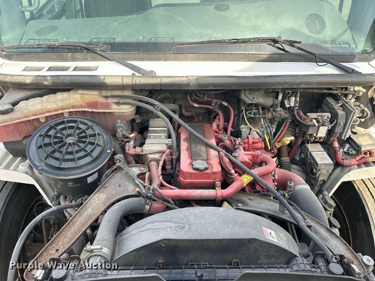 image for item DQ1069 2018 Freightliner SD114  box truck