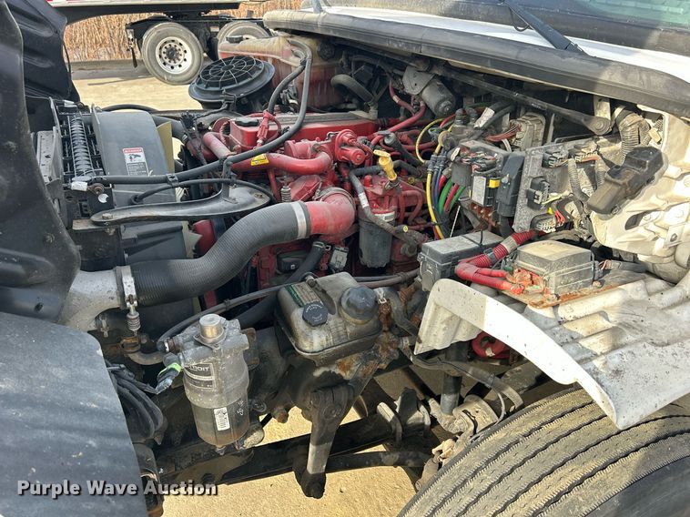 image for item DQ1069 2018 Freightliner SD114  box truck