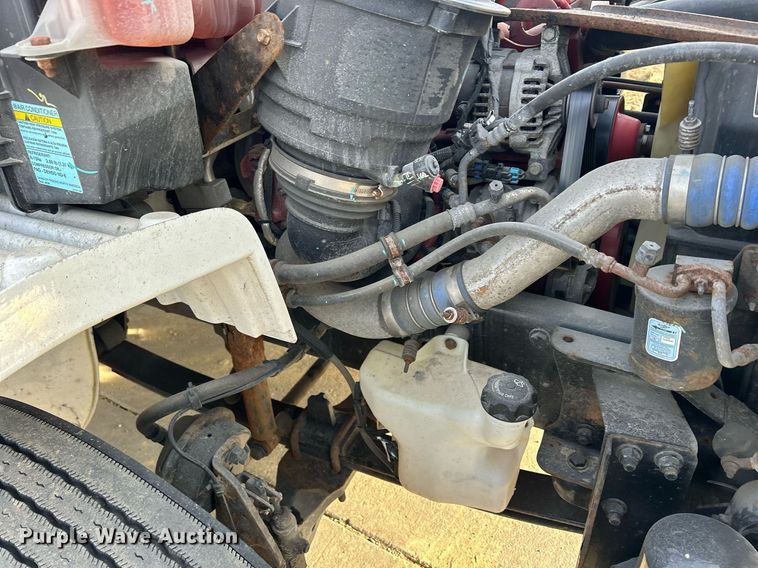 image for item DQ1069 2018 Freightliner SD114  box truck