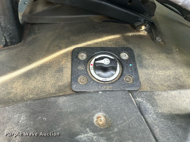 image for item DQ1069 2018 Freightliner SD114  box truck