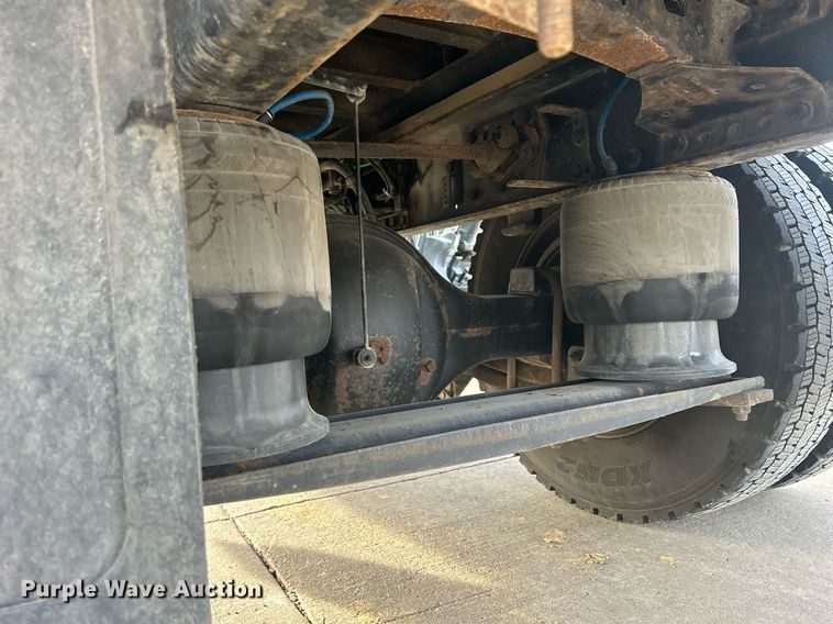 image for item DQ1069 2018 Freightliner SD114  box truck