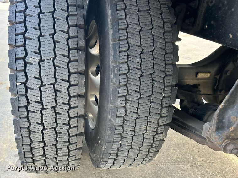 image for item DQ1069 2018 Freightliner SD114  box truck