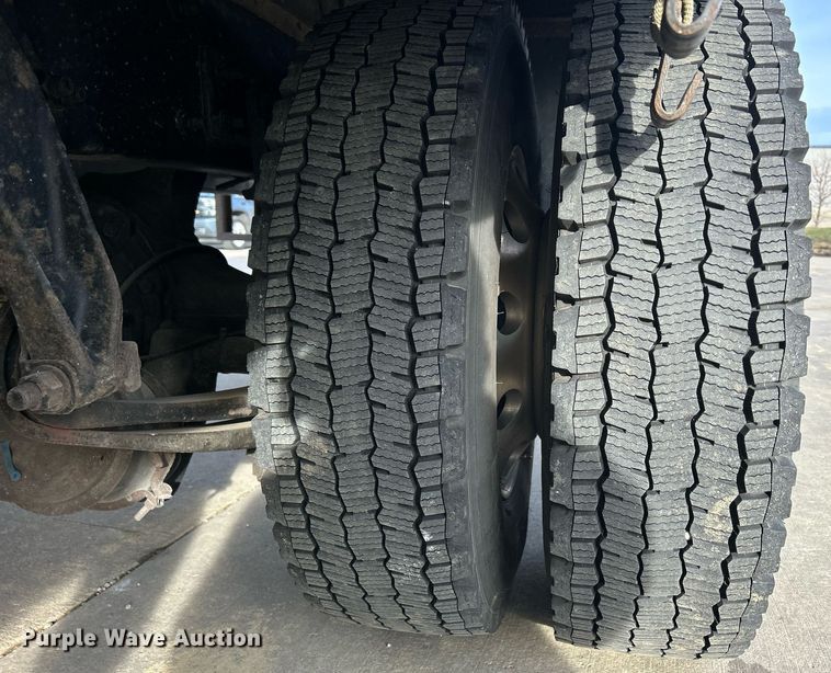 image for item DQ1069 2018 Freightliner SD114  box truck