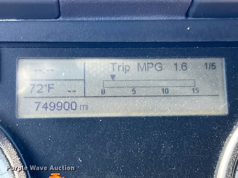 image for item DQ2321 2016 Freightliner Cascadia  semi truck