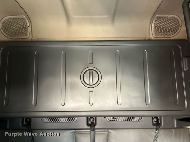 image for item DQ2321 2016 Freightliner Cascadia  semi truck