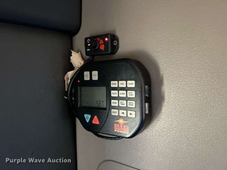 image for item DQ2321 2016 Freightliner Cascadia  semi truck