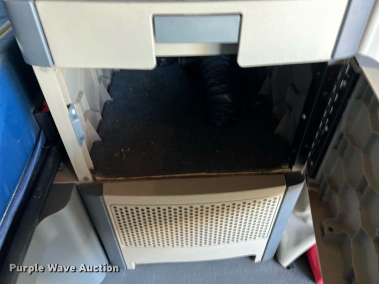 image for item DQ2321 2016 Freightliner Cascadia  semi truck