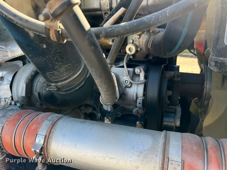 image for item DQ2321 2016 Freightliner Cascadia  semi truck