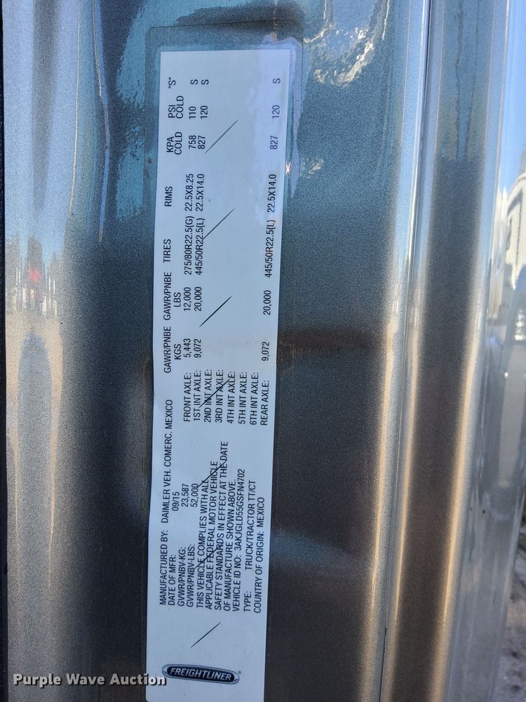 image for item DQ2321 2016 Freightliner Cascadia  semi truck