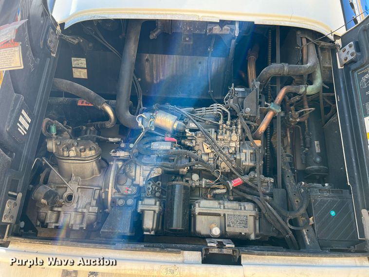 image for item DQ2322 2015 Utility 3000R  refrigerated van trailer