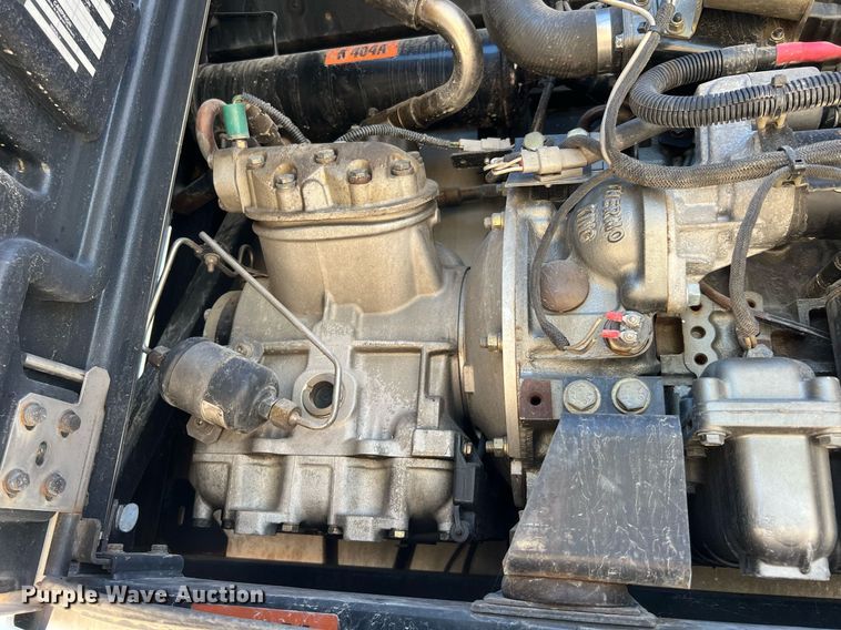 image for item DQ2322 2015 Utility 3000R  refrigerated van trailer