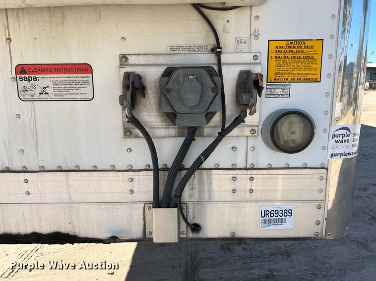 image for item DQ2322 2015 Utility 3000R  refrigerated van trailer