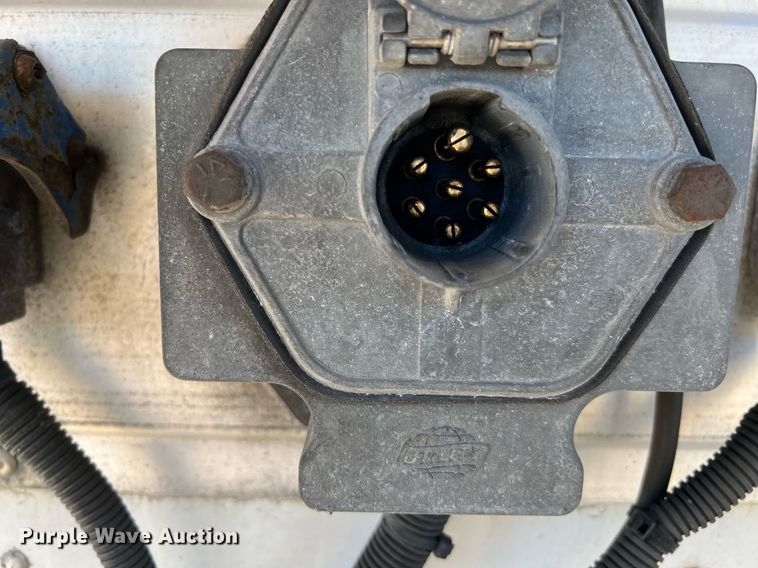 image for item DQ2322 2015 Utility 3000R  refrigerated van trailer