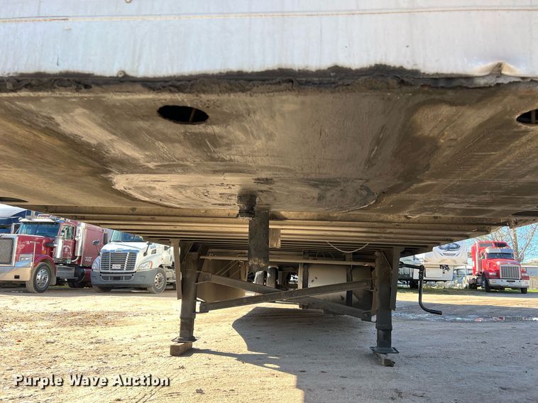 image for item DQ2322 2015 Utility 3000R  refrigerated van trailer