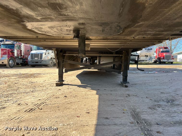 image for item DQ2322 2015 Utility 3000R  refrigerated van trailer