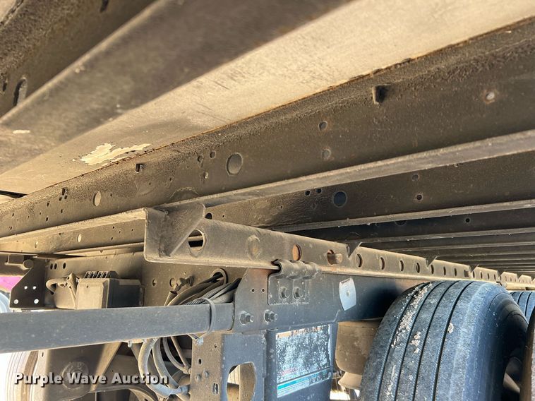 image for item DQ2322 2015 Utility 3000R  refrigerated van trailer