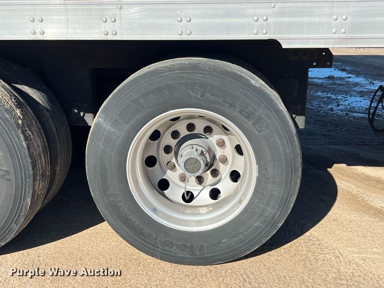 image for item DQ2322 2015 Utility 3000R  refrigerated van trailer