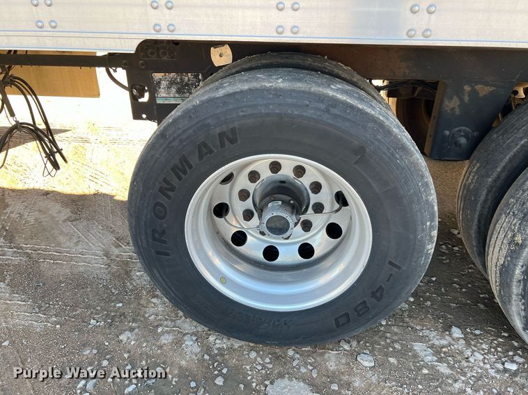 image for item DQ2322 2015 Utility 3000R  refrigerated van trailer