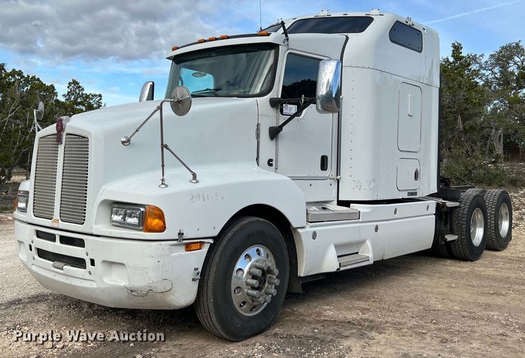 image for item DQ2336 2007 Kenworth T600  semi truck