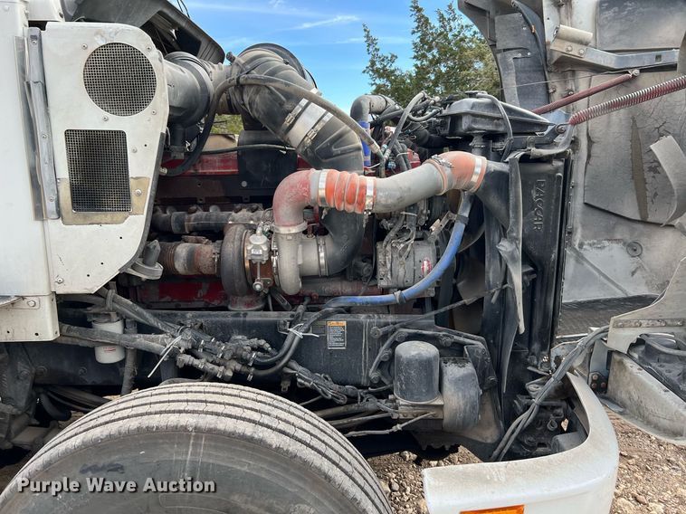 image for item DQ2336 2007 Kenworth T600  semi truck