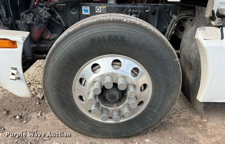 image for item DQ2336 2007 Kenworth T600  semi truck