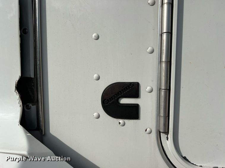 image for item DQ2336 2007 Kenworth T600  semi truck