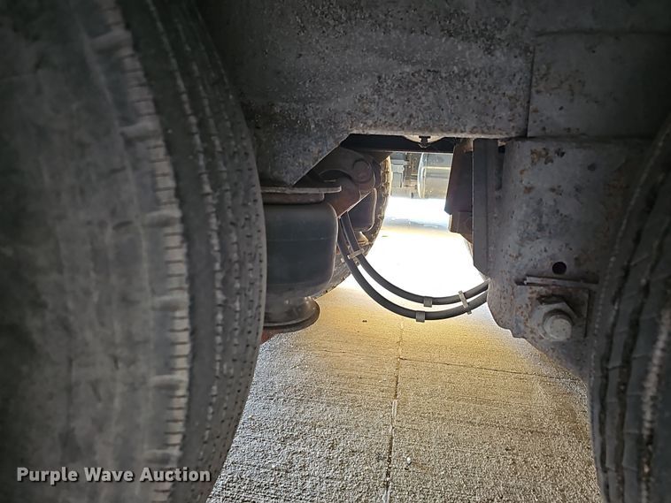 image for item DQ8513 1976 Kentucky Trailers FVCC  dry van trailer