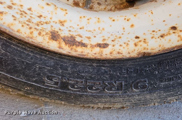 image for item DQ8513 1976 Kentucky Trailers FVCC  dry van trailer