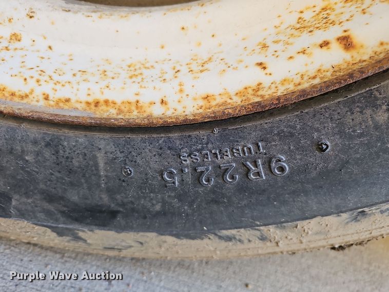 image for item DQ8513 1976 Kentucky Trailers FVCC  dry van trailer