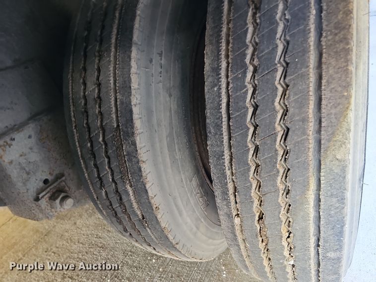 image for item DQ8513 1976 Kentucky Trailers FVCC  dry van trailer