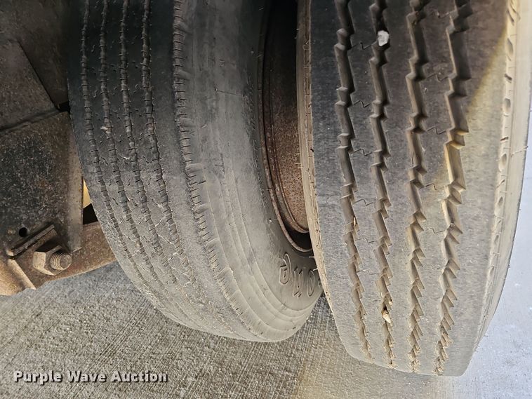 image for item DQ8513 1976 Kentucky Trailers FVCC  dry van trailer