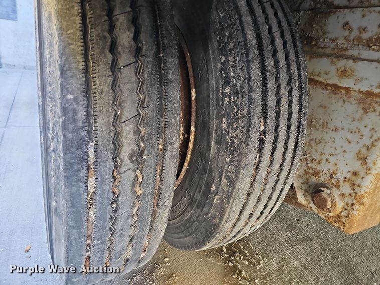 image for item DQ8514 1986 Great Dane Trailers 7730 TDAR1-F  dry van trailer