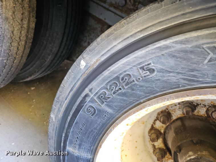 image for item DQ8514 1986 Great Dane Trailers 7730 TDAR1-F  dry van trailer