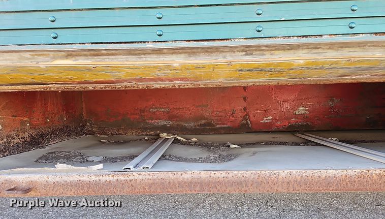 image for item DQ8515 1974 Kentucky Trailers FVCC  dry van trailer