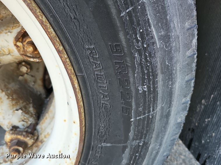 image for item DQ8515 1974 Kentucky Trailers FVCC  dry van trailer