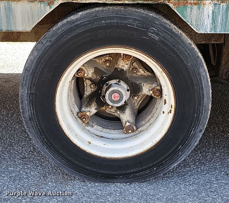 image for item DQ8515 1974 Kentucky Trailers FVCC  dry van trailer