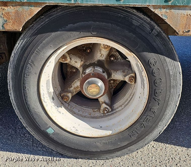 image for item DQ8515 1974 Kentucky Trailers FVCC  dry van trailer