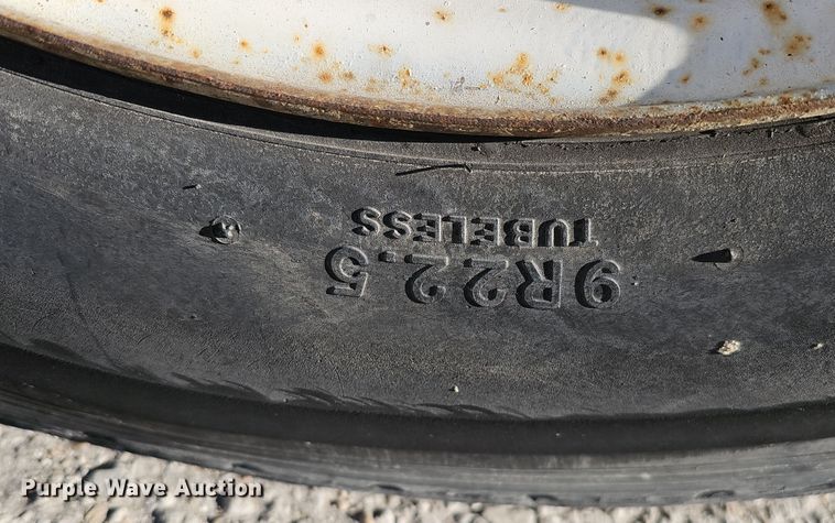 image for item DQ8515 1974 Kentucky Trailers FVCC  dry van trailer