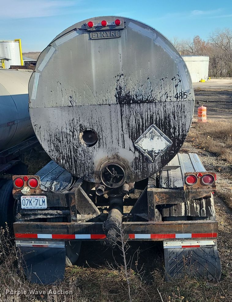 image for item DR7794 1980 Etnyre TR6 tank trailer