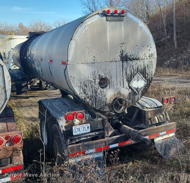 image for item DR7794 1980 Etnyre TR6 tank trailer