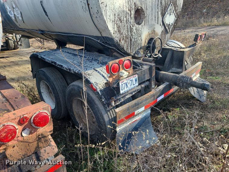 image for item DR7794 1980 Etnyre TR6 tank trailer