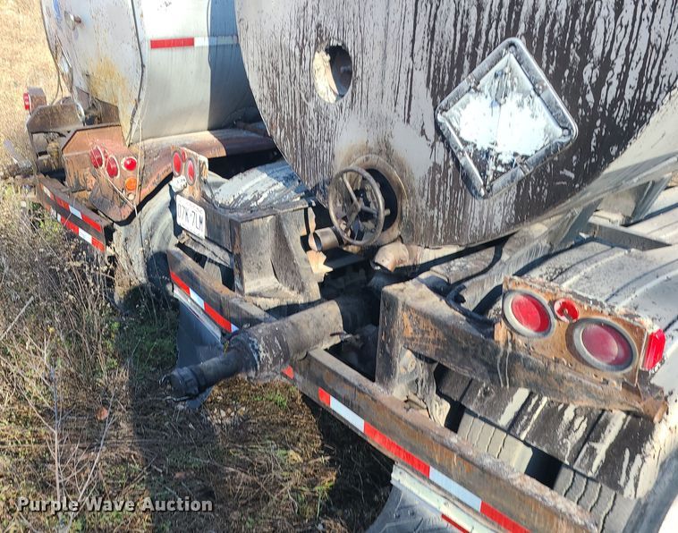 image for item DR7794 1980 Etnyre TR6 tank trailer