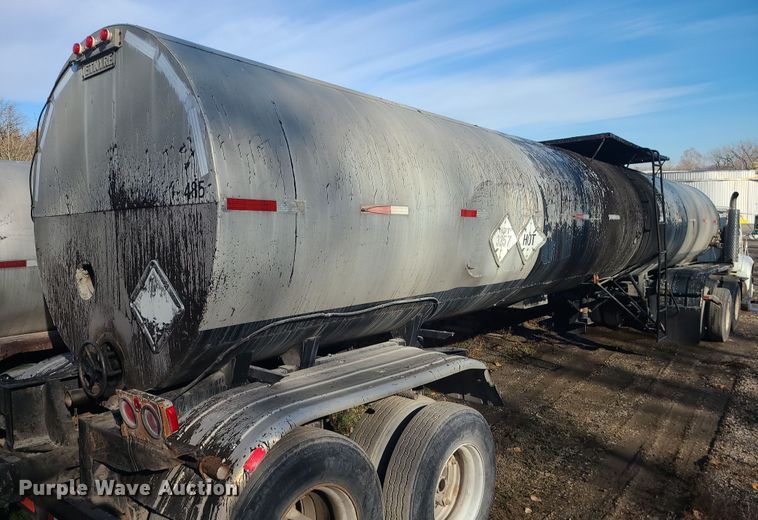 image for item DR7794 1980 Etnyre TR6 tank trailer