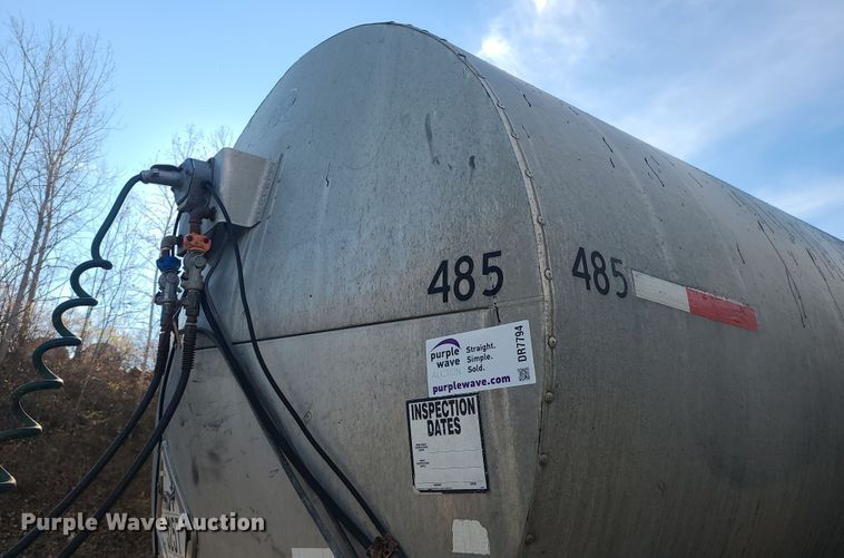 image for item DR7794 1980 Etnyre TR6 tank trailer