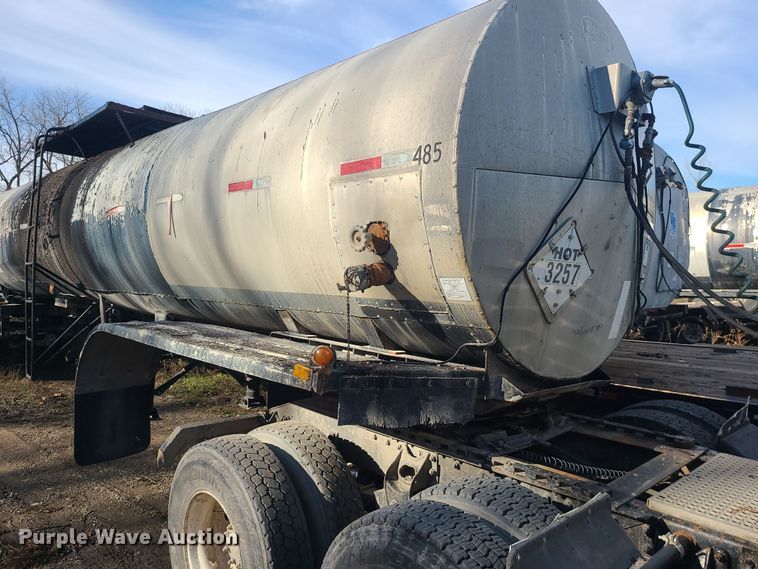 image for item DR7794 1980 Etnyre TR6 tank trailer