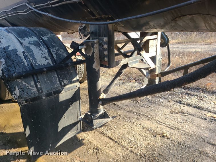 image for item DR7794 1980 Etnyre TR6 tank trailer