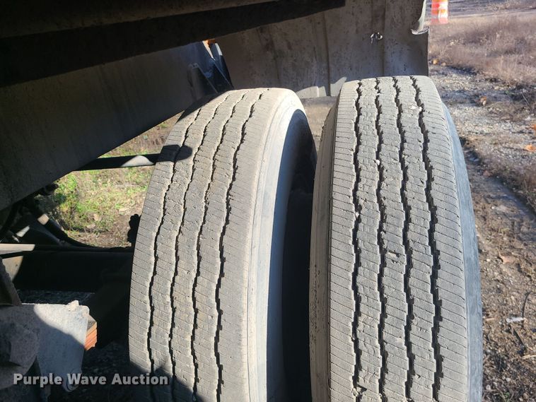 image for item DR7794 1980 Etnyre TR6 tank trailer