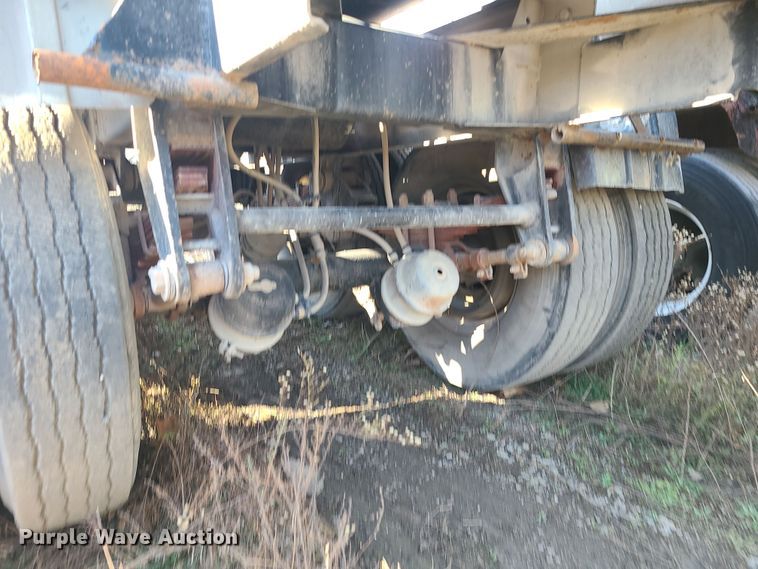 image for item DR7794 1980 Etnyre TR6 tank trailer